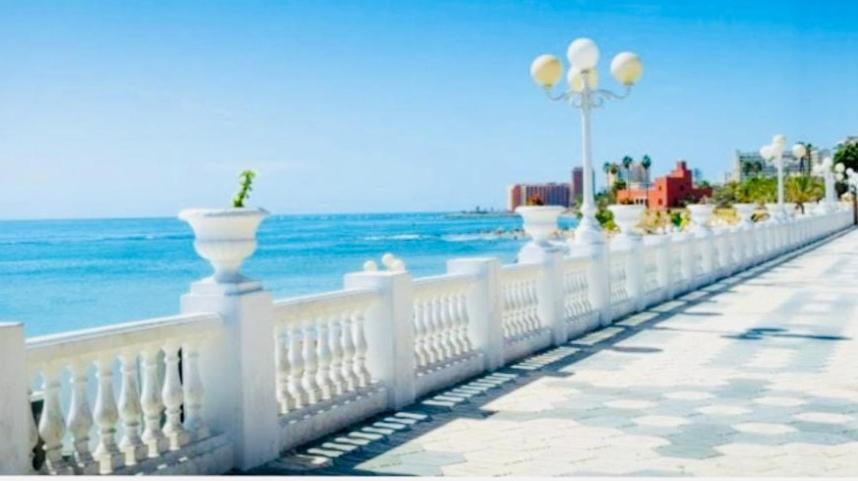 Apartmán Precioso Apartamento Frente Al Mar Benalbeach Benalmádena Exteriér fotografie